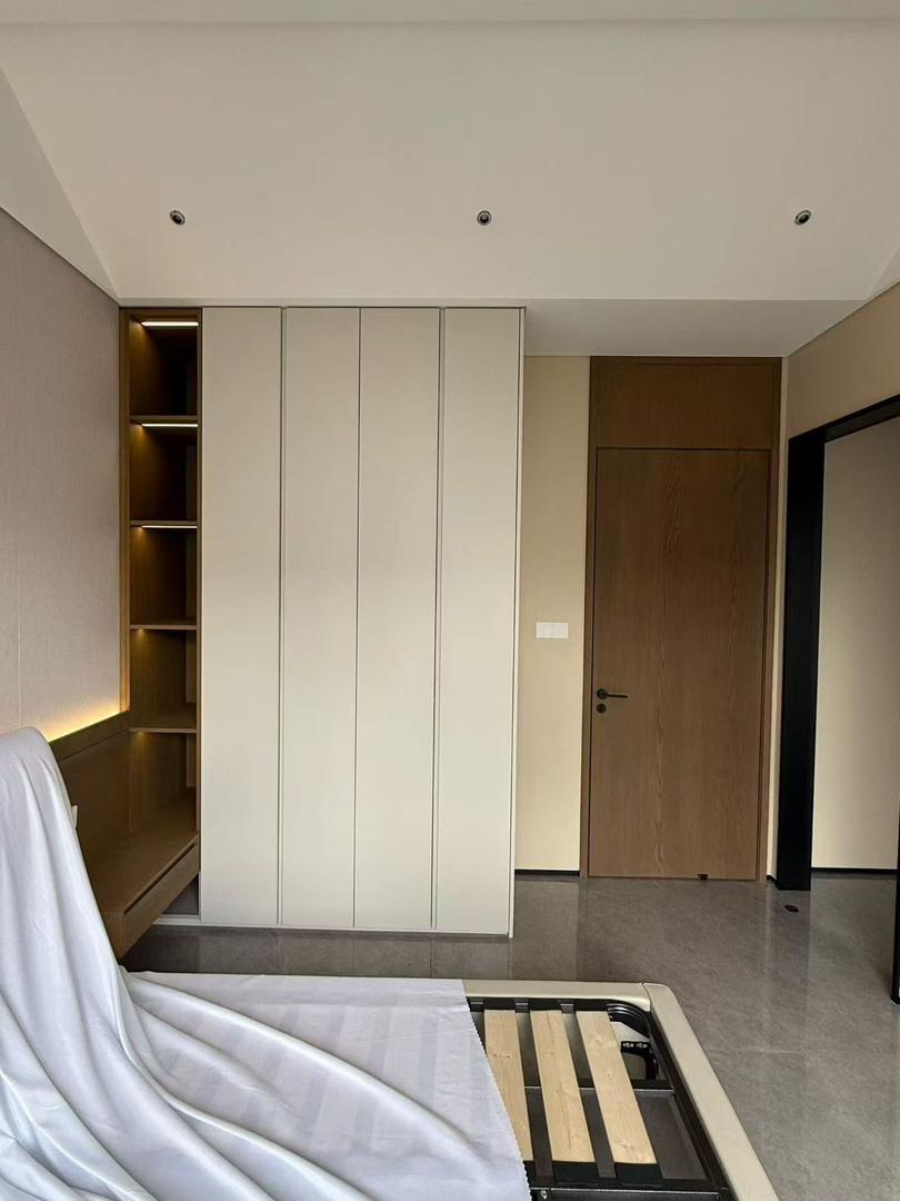 Walk-in wardrobe